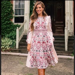 Gal Meets Glam Chloe Dress